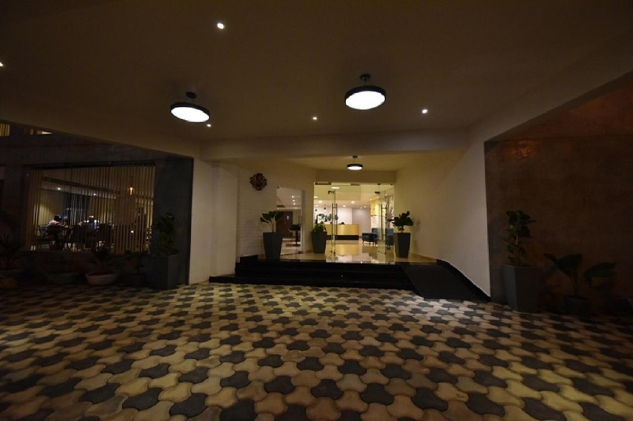 Vivid A Boutique Hotel Tiruchirappalli Exterior foto